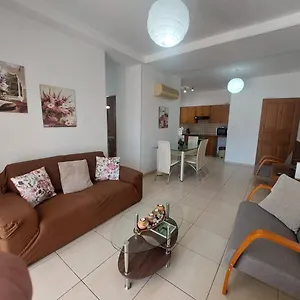 Sunny 2 Bedroom Center Διαμέρισμα Λάρνακα