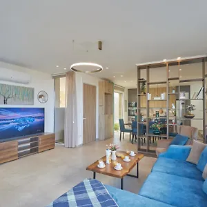  Villa Vie Bleu